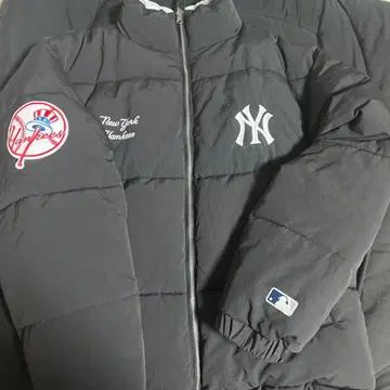 New York Yankees 다운 자켓 블랙