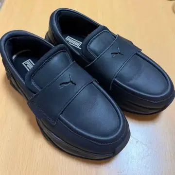 PUMA 블랙 로퍼 스니커즈 23.5