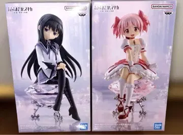 마도카 마기카 피규어 세트 블랙과 핑크