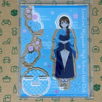 사쿠라자카 시즈쿠 아크릴 스탠드 하카마 모습