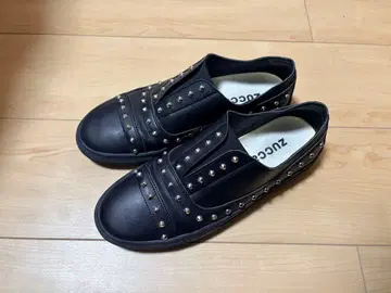 배송비 포함 익명 배송 ZUCCA 스터드 장식 블랙 슬립온 스니커즈