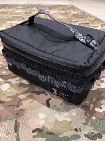 windy and rainy BALLISTICS 카메라백