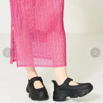 ORTR 통굽 볼륨 밑창 절개 스니커즈 블랙