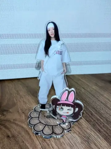 NewJeans 하니 아크릴 스탠드 Supernatural 아크릴 스탠드
