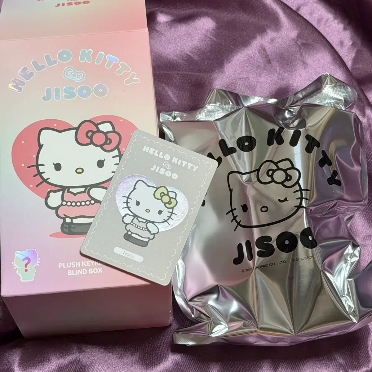 Hello Kitty Jisoo Keyring Secret White (vinyl only unsealed) #지수
