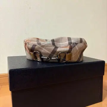 CA4LA의 PLAID BERET 베레모 체크 무늬 베이지