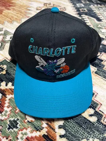 샬럿 호네츠 야구 모자 90s