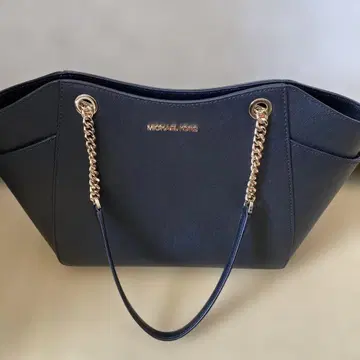 마이클코어스 토트백 블랙 체인 새상품급 A4 수납 가능