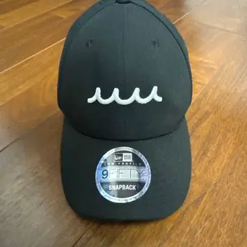 New Era 9FIFTY 블랙 캡 무타 마린