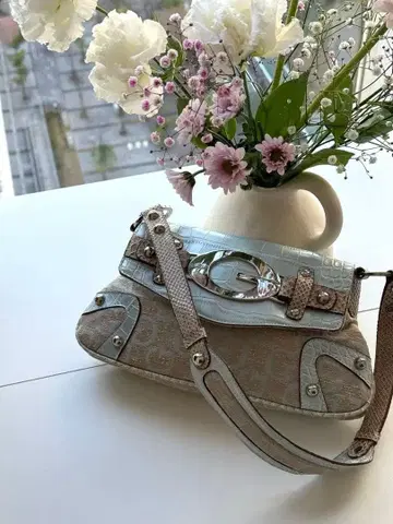 초레어 Y2K GUESS 숄더백 IT Bag