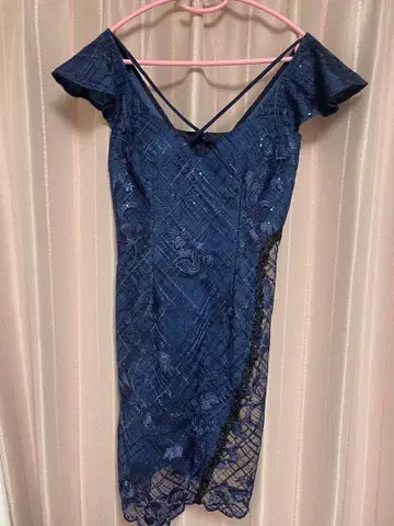 캬바쿠라 드레스 네이비 레이스 장식