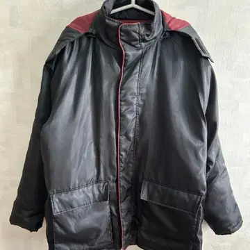 WONDA 블랙 레드 충전솜 점퍼 후드 부착