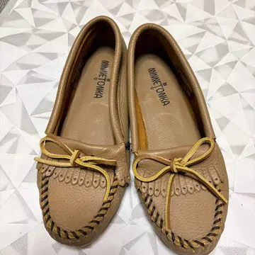 [새상품급] 미네통카 모카신 23cm (US6)