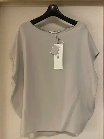 새상품 soeju 숏 슬리브 코쿤 블라우스