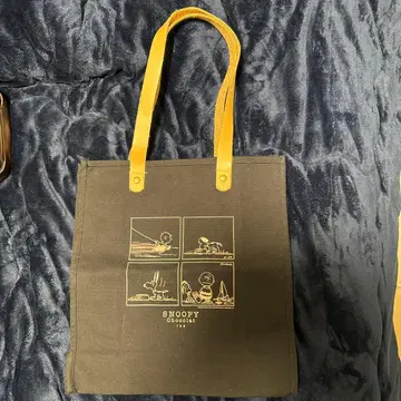 찻집 이세 한정판 스누피 블랙 토트백 가죽