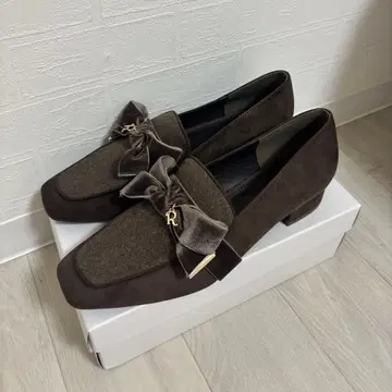 [ 가격 인하 가능 ] RANDA 벨로아 리본 로퍼 브라운