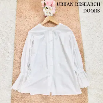 어반 리서치 도어스 밴드 카라 자수 벨 슬리브 화이트 셔츠 블라우스
