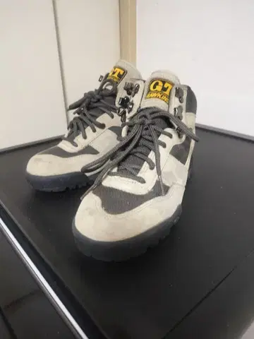 HAWKINS 등산화 베이지/그레이 미드컷