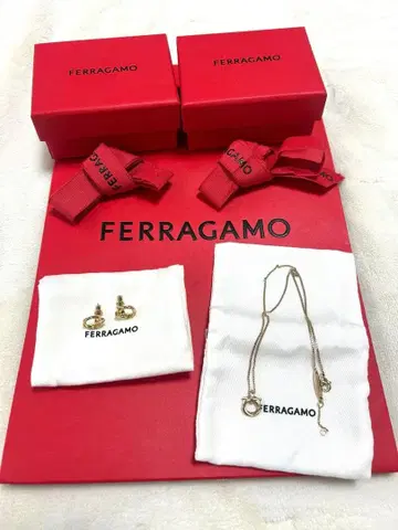 FERRAGAMO 페라가모 간치니