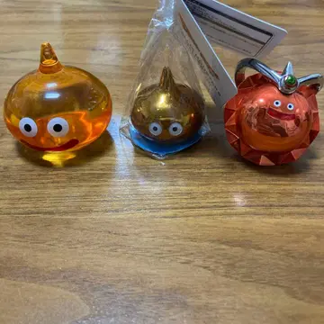 슬라임 피규어 3체 세트 메탈릭 2체 스켈레톤 1체