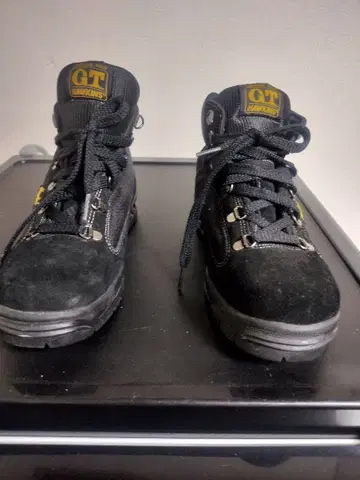 GT 블랙 하이컷 등산화