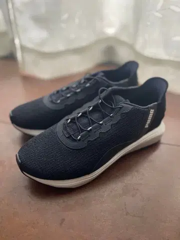 새상품 PUMA SOFTRIDE 스니커즈 23.0 네이비