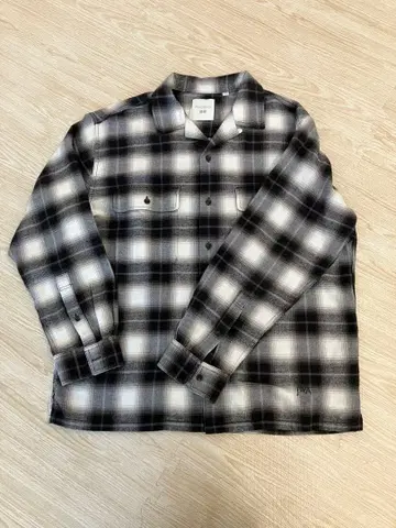 브러쉬드 코튼 오버 사이즈 셔츠 UNIQLO JWA