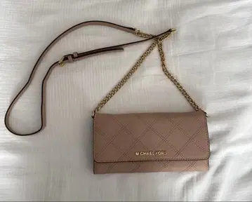 MICHEAL KORS 퀼팅 디자인 숄더 지갑