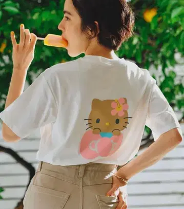 로페피크닉 일광화상 헬로키티 콜라보T셔츠 화이트 계열 프리