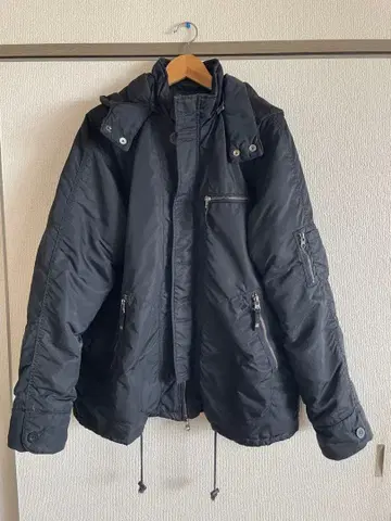 Armani Jeans 블랙 다운 자켓