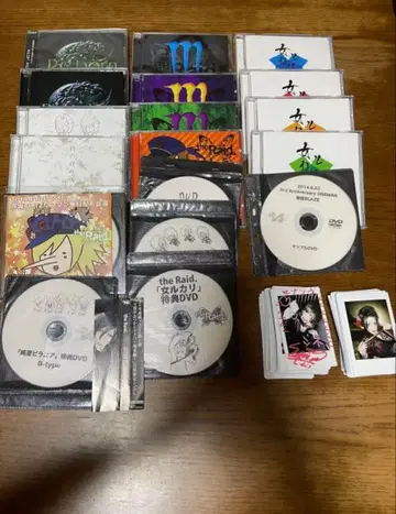 the Raid. CD, 한정판 DVD, 폴라로이드 90장 세트