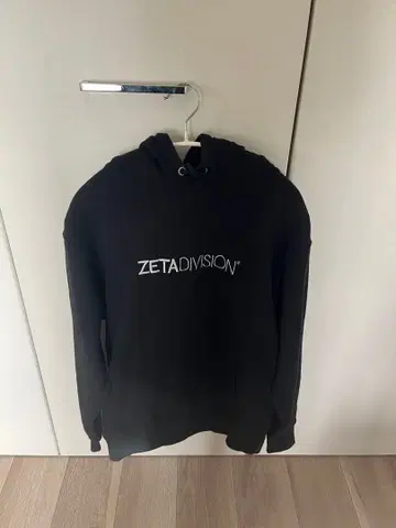 ZETA DIVISION AUTHENTIC LOGO HOODIE