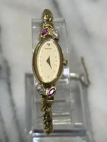 SEIKO 골드 타원형 페미닌 손목시계