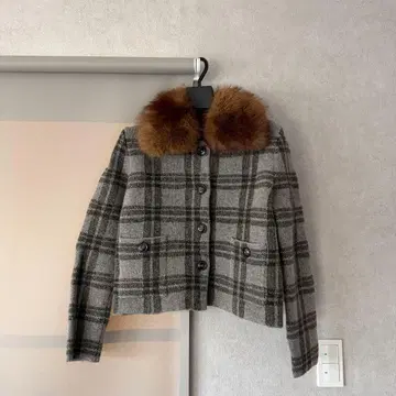 ZARA 체크 무늬 퍼 부착 자켓