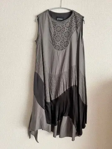 gomme 밴딩 슬리브리스 비대칭 원피스