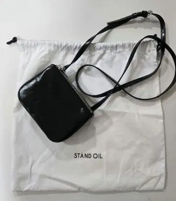 STANDOIL 블랙 가죽 숄더백