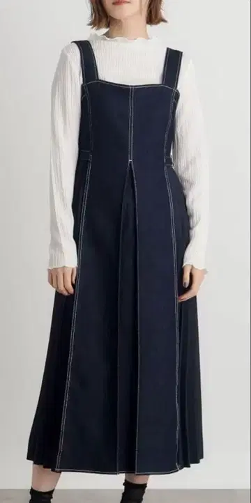 가격 인하 [ 새상품 택 포함 ] grove 데님 사이드 플리츠 점프슈트