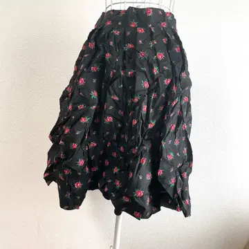 [빈티지] 블랙 베이스 로즈 패턴 스커트 장미 올 패턴 앤티크풍