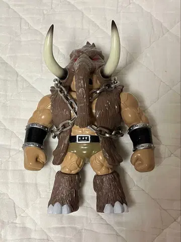 사이클론 조 만모스맨 피규어