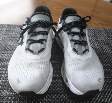 On 스니커즈 클라우드 몬스터 여성용