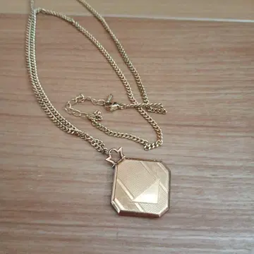 앤티크 로켓 펜던트