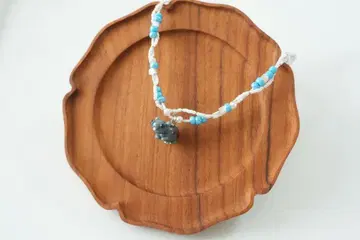 고양이 비즈 목걸이 스카이블루 화이트 전신