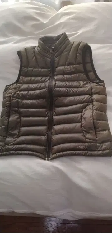 에디바우어 900FP 다운 베스트