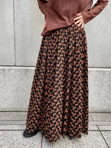 후미에 타나카 fumie tanaka 자수 스커트 레이빔즈 콜라보