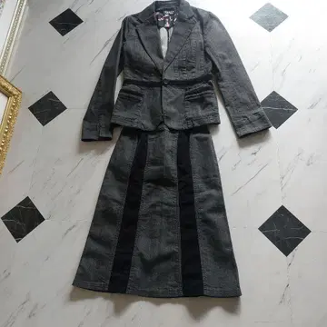 소니아 리키엘의 수트입니다