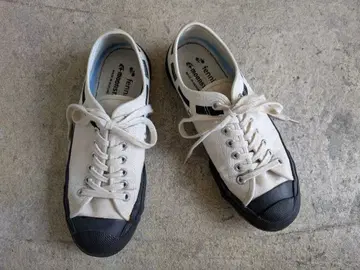 페미닌 문스타 스니커즈 화이트/블랙 22cm