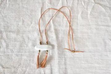 EE REAL FLOWERS 스톤 목걸이 화이트