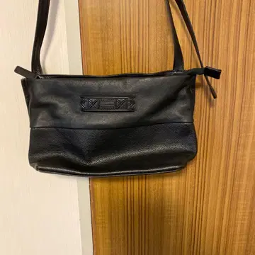 이아 파피요네 숄더백