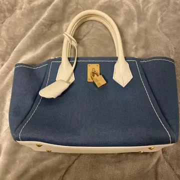 사만다 타바사 파랑과 화이트 핸드백 금장 장식 포함