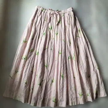 마드모아젤 논논 개더 플레어 스커트